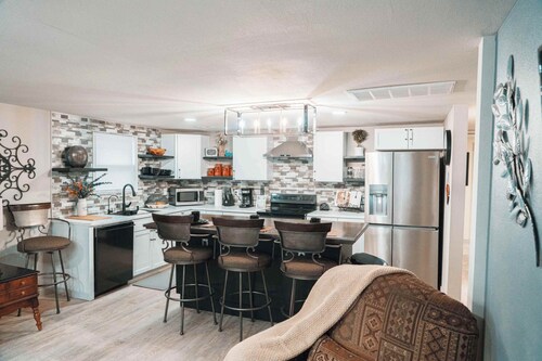 Zion Retreat 3BR Near Downtown & Black Wall Street