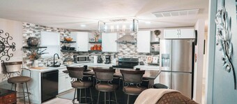 Zion Retreat 3BR Near Downtown & Black Wall Street