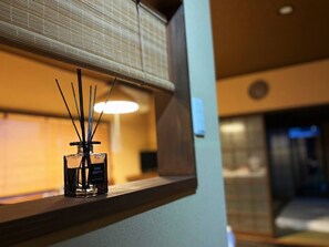 Unclassified image, 4 of 42, button - Yubikan, Japanese style 80 sq.m. with terrace and garden|3 min. walk from Tanabe station on the Osaka Tanimachi line|5 min. direct access to Tennoji shopping area. (大阪市)