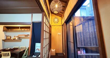 Yubikan, Japanese style 80 sq.m. with terrace and garden|3 min. walk from Tanabe station on the Osaka Tanimachi line|5 min. direct access to Tennoji shopping area.