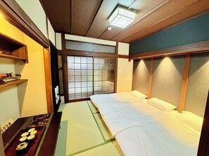 3 bedrooms, WiFi, bed sheets - Yubikan, Japanese style 80 sq.m. with terrace and garden｜3 min. walk from Tanabe station on the Osaka Tanimachi line｜5 min. direct access to Tennoji shopping area. (大阪市)