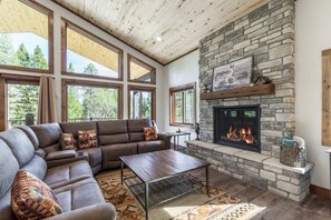 Fernseher, Kamin, Videospiele, Videothek