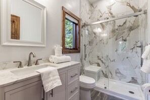 Hair dryer, towels - The Wolf Den | New 2026 | Hot Tub | Sleeps 16 (Island Park)
