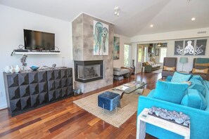 TV - Aqua Vie - Well Furnished 4 BR Retreat w/Private Pool, Hot Tub, Elevator (Southern Shores)