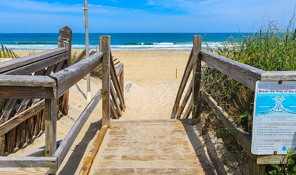 Beach nearby - Duck Calls - 4 BR Oceanside Home w/Private Pool, Hot Tub - Dogs Allowed (Duck)
