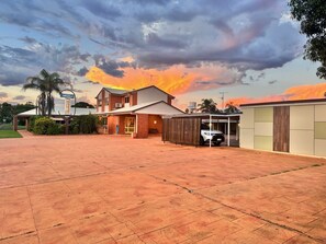 Unclassified image, 5 of 12, button