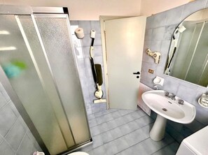 Dusche, Bidet