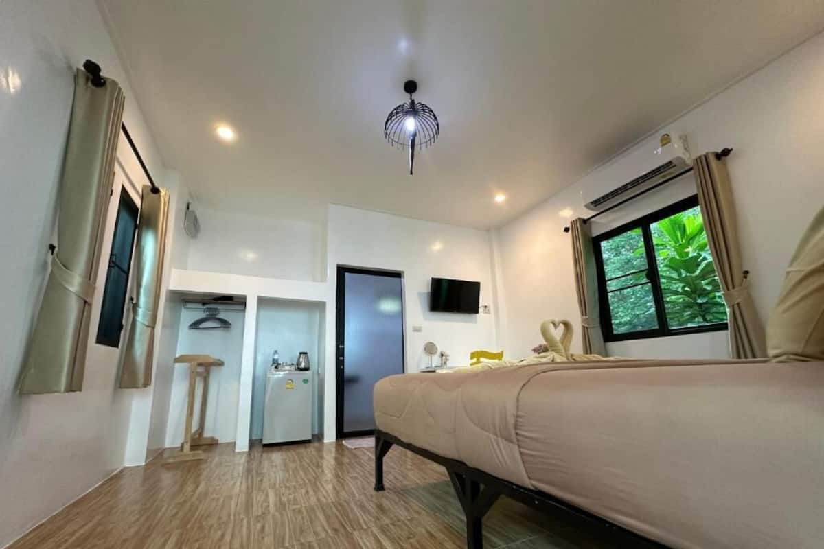 Standard-bungalow, parveke, näköala puutarhaan