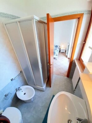 Shower, bidet - Cristina apartment in Sirolo with garden (Sirolo)