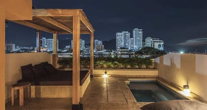 Luxury penthouse / Heart of Santa Marta