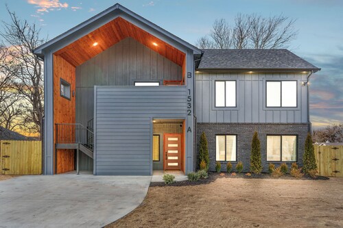 Modern Escape in Downtown Tulsa: Sleeps 12