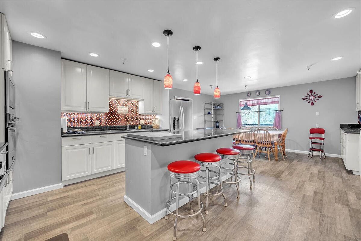 Microondas, horno, parrilla de estufa y lavavajillas 