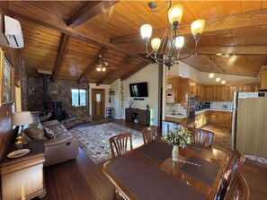 Älytelevisio, videopelejä, kirjoja