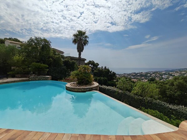 Pool - Typically Provençal, located in the hills above Les Issambres, 6+1 (LES ISSAMBRES)