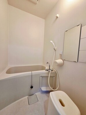 Hair dryer, bidet, towels, toilet paper - Yubik Pickup, Tobita Shinchi｜5-minute walk from Dobutsuen-mae Station, direct access to Tennoji commercial area. (大阪市)