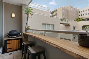 Property grounds - Spacious 1 Bed Near Manly Beach (Manly)