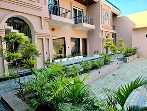 Exterior - RN Hotel And Lawn (Tarabganj)