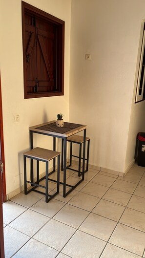 صورة غير مصنفة، 2 من 16، زرّ