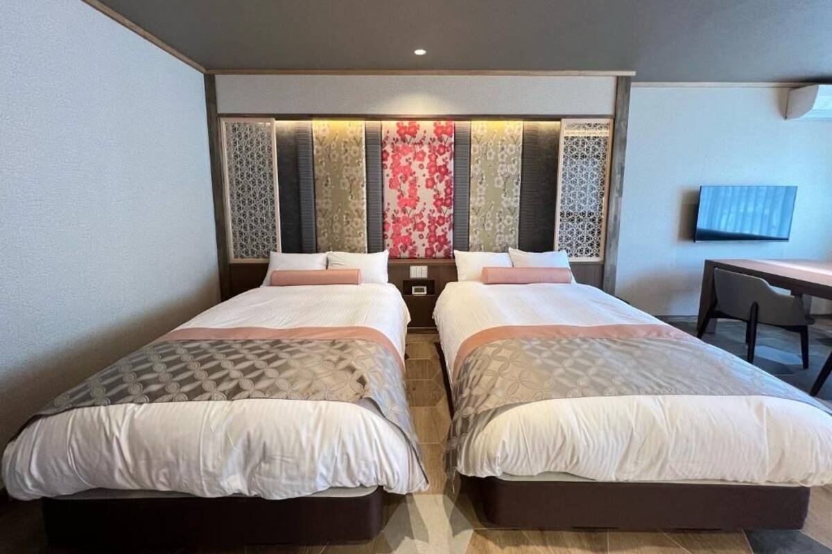 In-room safe, blackout curtains, free WiFi