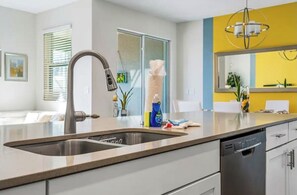 Unclassified image, 5 of 29, button