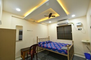 Basic Room - Truliv Villa Nivara (Tiruvannamalai)