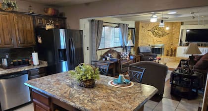 4BR Tulsa Base Camp Ideal for Work Teams, Events & Group Stays