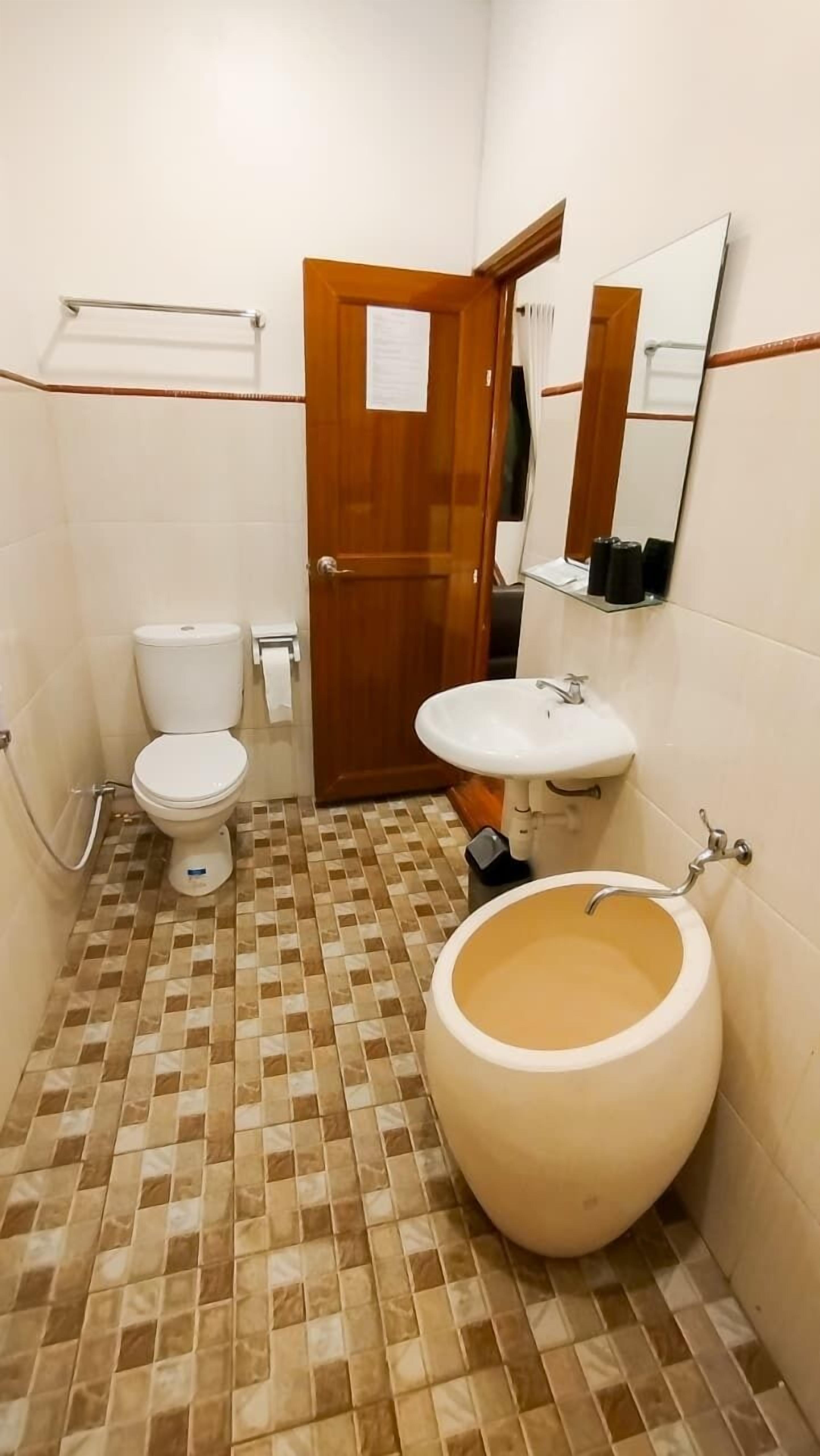 Deluxe Room | Bathroom