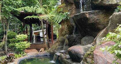 Forrest Lodge, Cafe & Wisata Berkuda