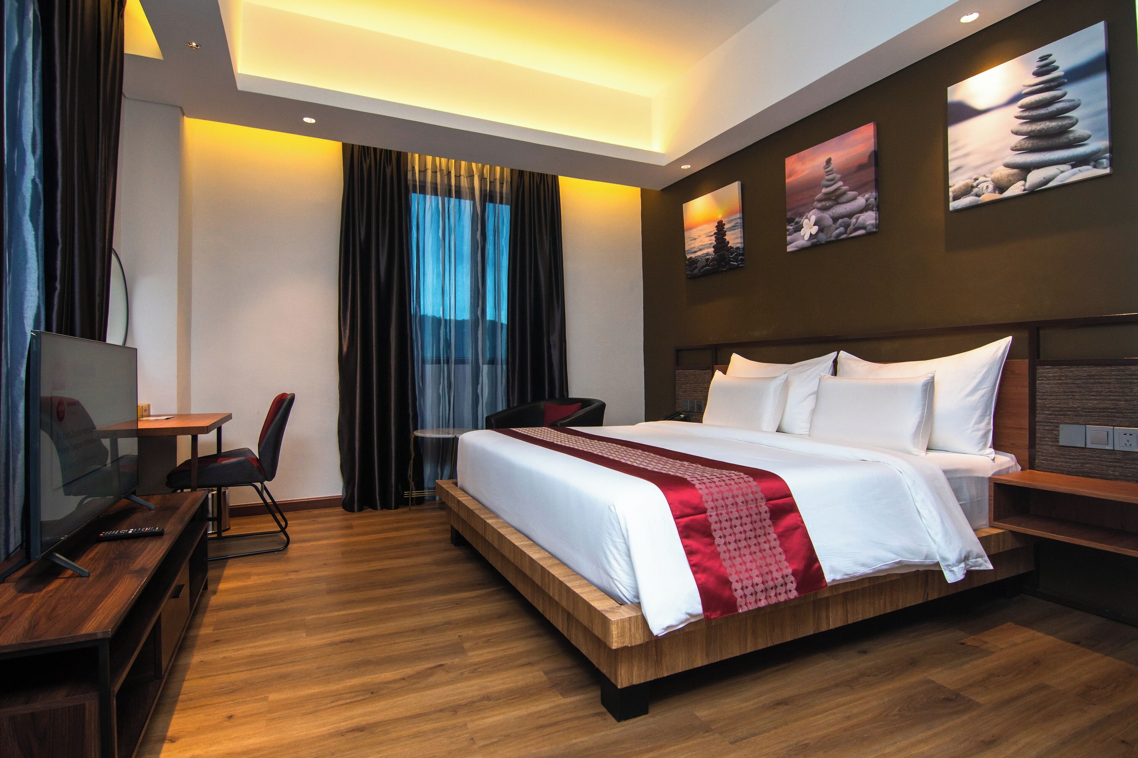 In-room safe, desk, iron/ironing board, free WiFi