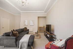 Living area - Hertford Flat 1 (London)