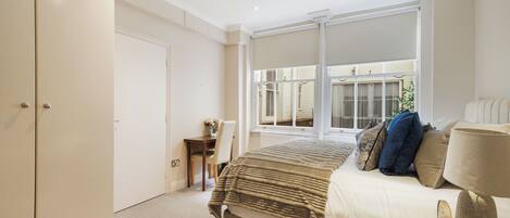 Apartment, 1 Bedroom | Laptop workspace, free WiFi