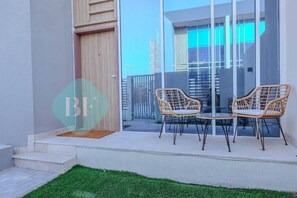 Unclassified image, 2 of 12, button - Bloomfields Cozy 1BR Townhouse Life S (Dubai)