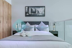 Iron/ironing board, free WiFi - Bloomfields Cozy 1BR Townhouse Life S (Dubai)
