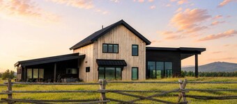 Teton Homestead: Family Retreat w/ Hot Tub