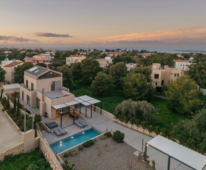 Exterior - A luxury family-sized villa with pool and garden (Kounoupidiana)