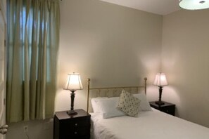 2 habitaciones, tabla de planchar con plancha, wifi y ropa de cama 