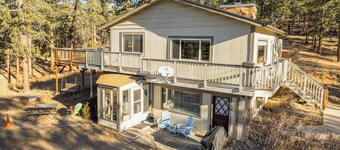 Pet-Friendly Pine Home: Near Hiking & Fishing!