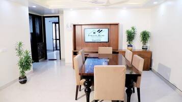 Apartamento premium, sacada, vista para a cidade