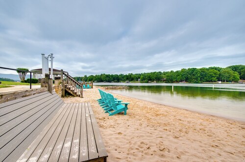 Smith Mtn Lake Fun! Resort-Style Family Retreat