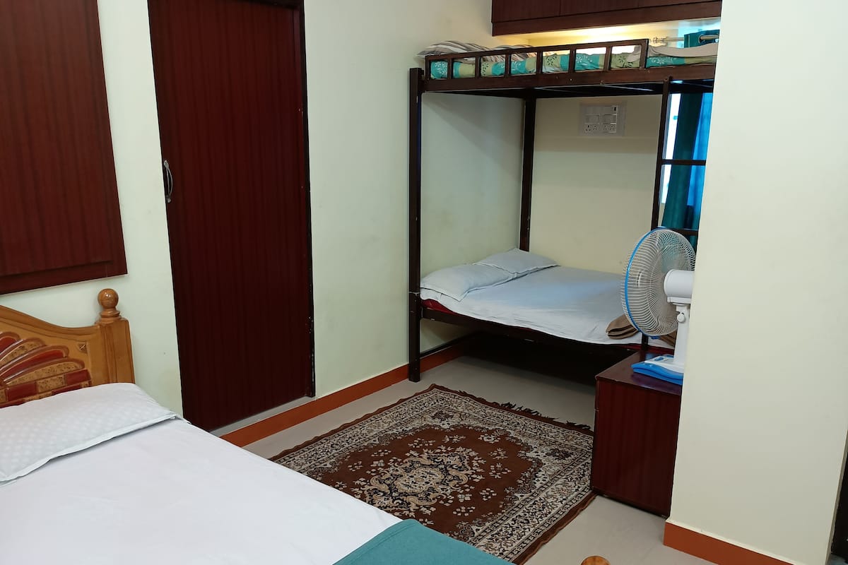 Family Studio | Desk