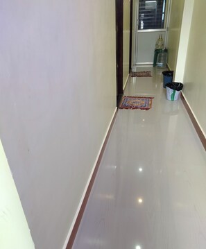 Family Studio - Sri Vasishta Homestays (Theni)