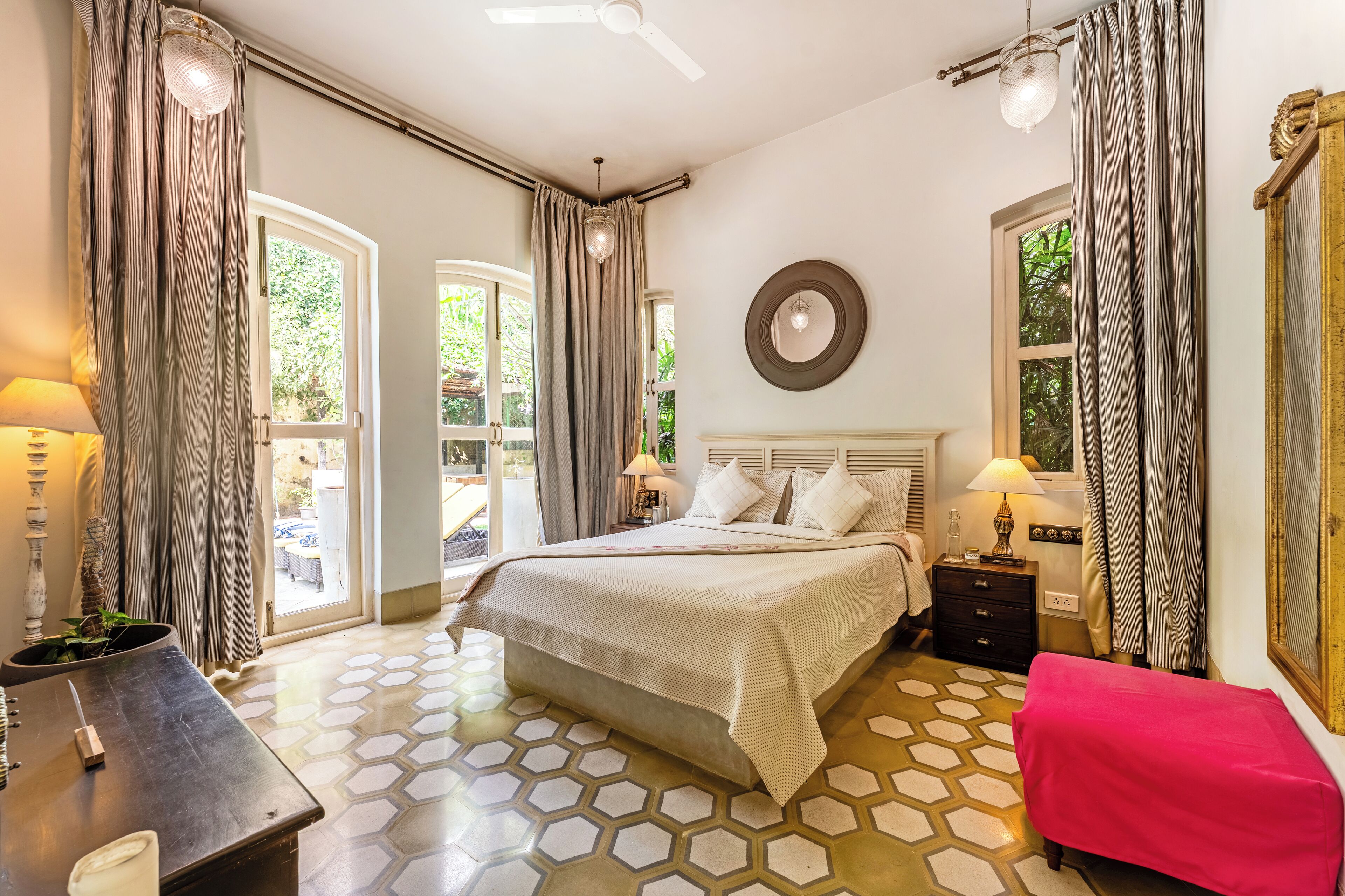 Deluxe Villa | Iron/ironing board, free WiFi