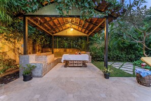 รับประทานอาหารกลางแจ้ง