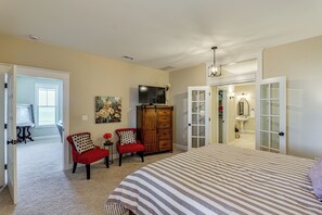 3 bedrooms, desk, iron/ironing board, Internet