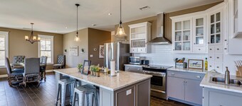 Peaceful, Serene Getaway 17 Mi to Dtwn Roswell!