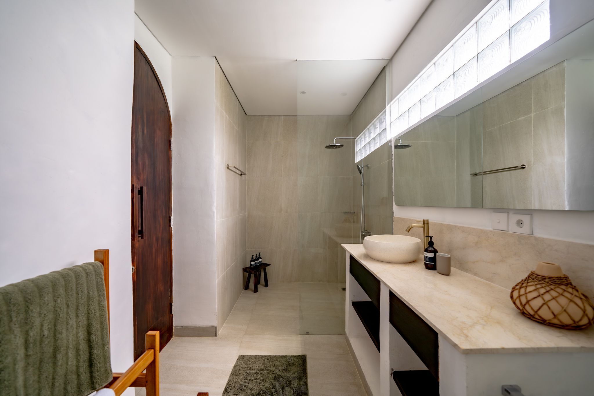 Deluxe Apartment, 1 Bedroom, Pool View | Bathroom