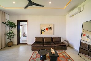 Deluxe Apartment, 1 Bedroom, Pool View | Living room - Jojo & Didi Apartment Seseh (Munggu)