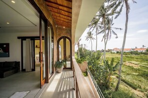 Apartamento Deluxe, 1 habitación, baño privado, vistas a la piscina | Vistas del balcón