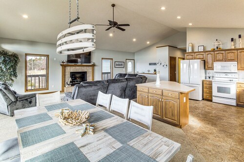 Deck w/ Lake Mac View! Spacious Family Retreat