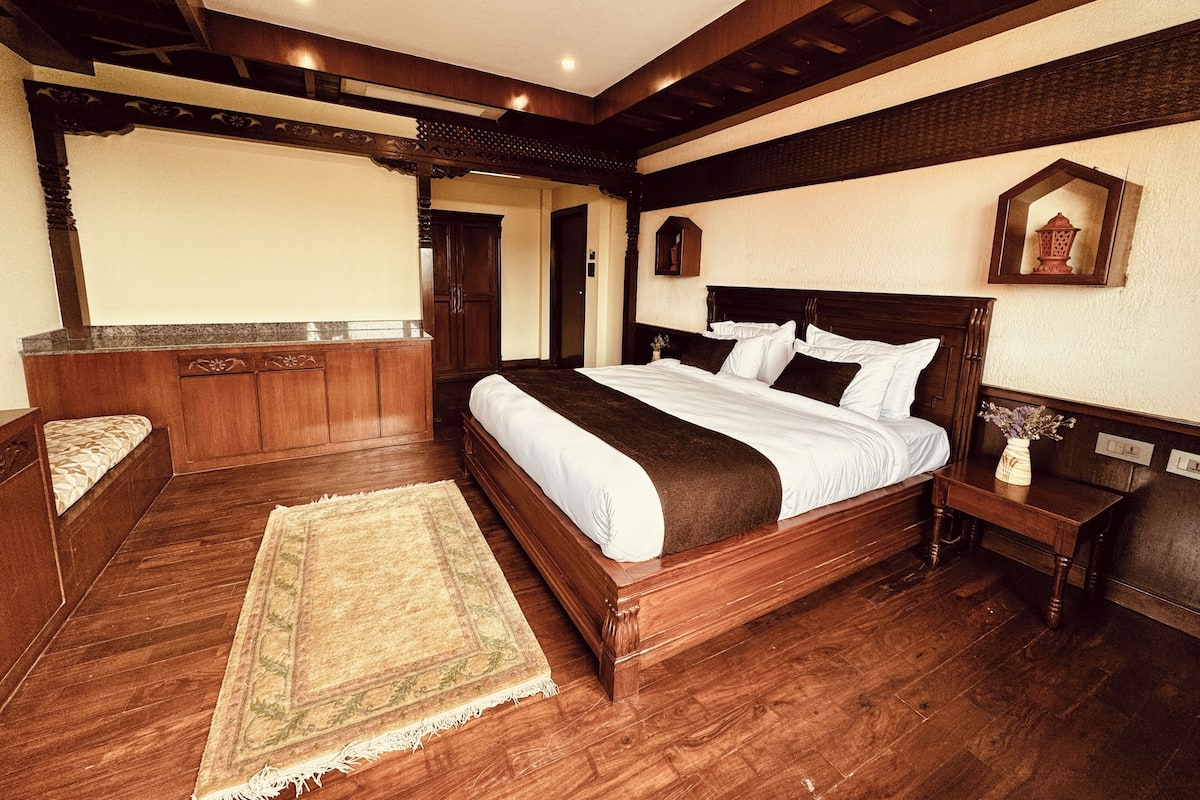 Deluxe Double Room, City View | Desk, laptop workspace, free WiFi